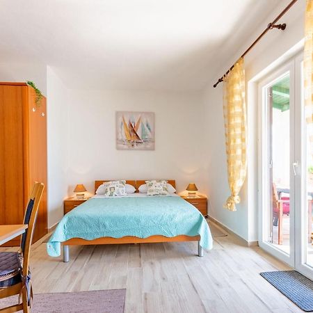 Mare-More Studio W Balcony And Beach Front And View Zadar Exterior photo