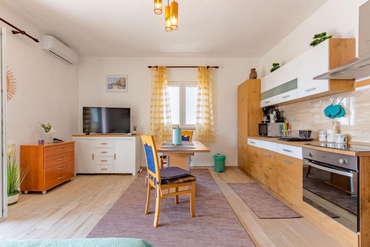 Mare-More Studio W Balcony And Beach Front And View Zadar Exterior photo